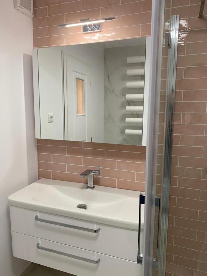 Mery Luxury Apartment Galaţi Buitenkant foto